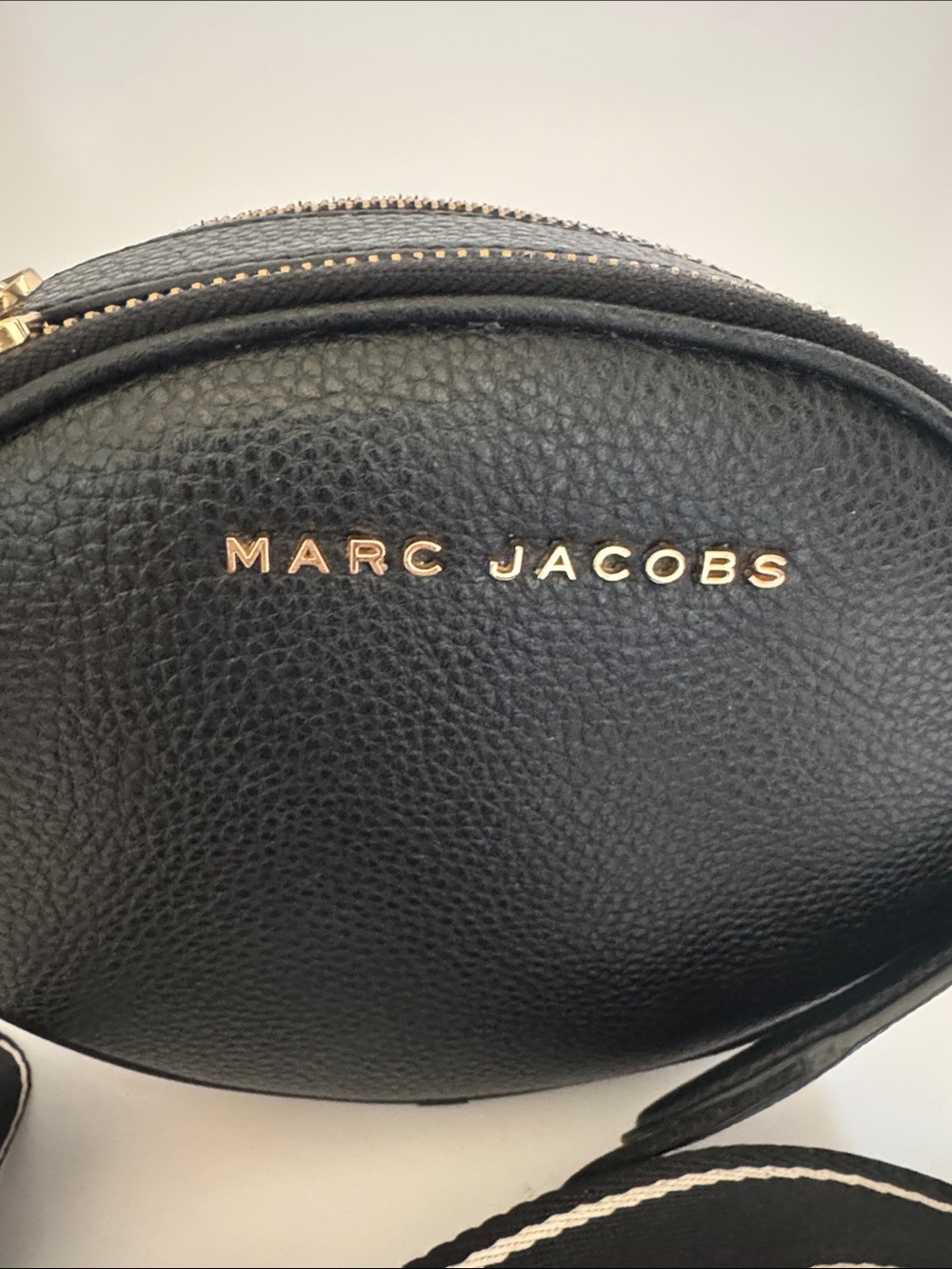 Marc Jacob’s Black Leather Rewind Crossbody Bag Small - Picture 2 of 6